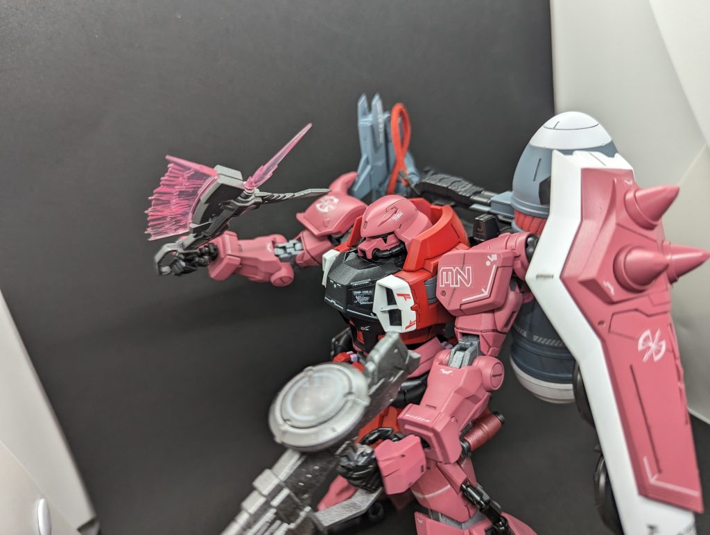 別角度、シールドの作り込みもすごい良キットですね