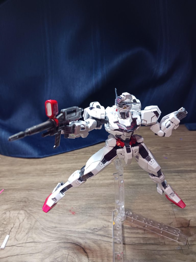 今回の武器は、バリアロッドライフルではなく、ビームライフル、ビーム刀、ビームサーベルビームシールド(ガンビットに搭載)です。