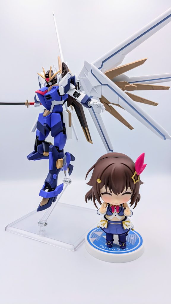 ねんどろいどのときのそらと一緒に。ホロライブのねんどろいどはそれなりに持っていますが、その中でも特に出来が良いというか、可愛いです。今にして思うと、ねんどろいどもガンプラも昔に比べて値段上がりましたね…。ガンプラに関してはパーツ1個辺りで値段換算すれば20年前の1.2倍高い程度なのでクオリティ考えれば安すぎますが…。