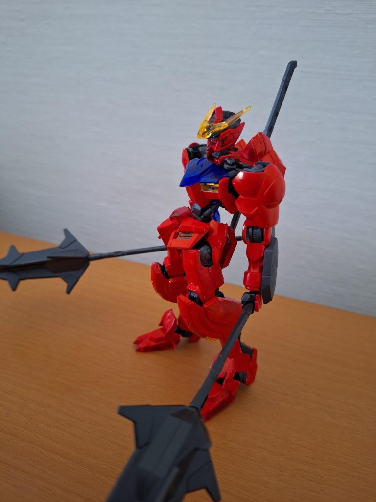 　前にもらったメイスだけ先に１本余っていて、バルバトスを選んだ時から、メイス２刀流(？)がかっこいいと思ったので、２本持ちは決めてました。