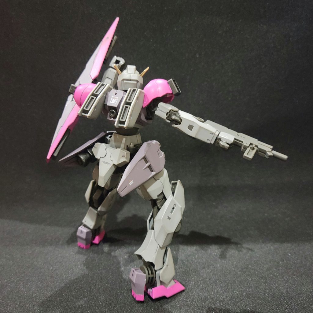 背中で語るわよ