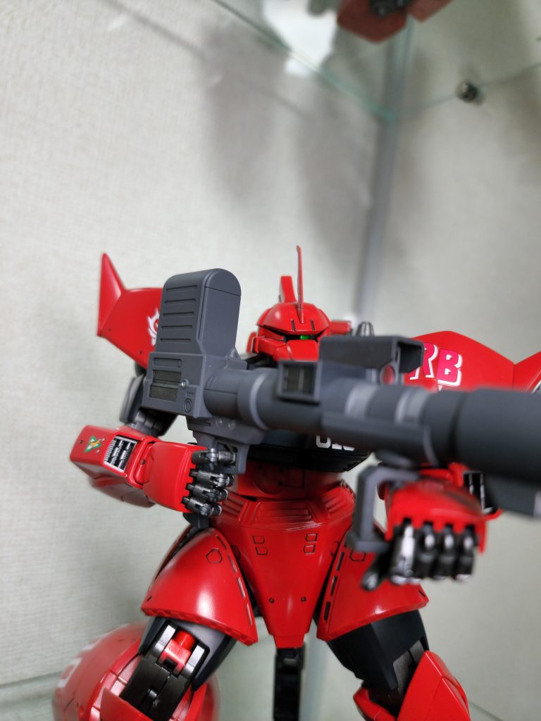 内部フレームはサーフェイサーエヴォブラックの上にサーフェイサーエヴォガンメタを塗装黒の部分はカウリング色を塗装全体的に面が広いのでヒケ処理が大変で時間がかかりました