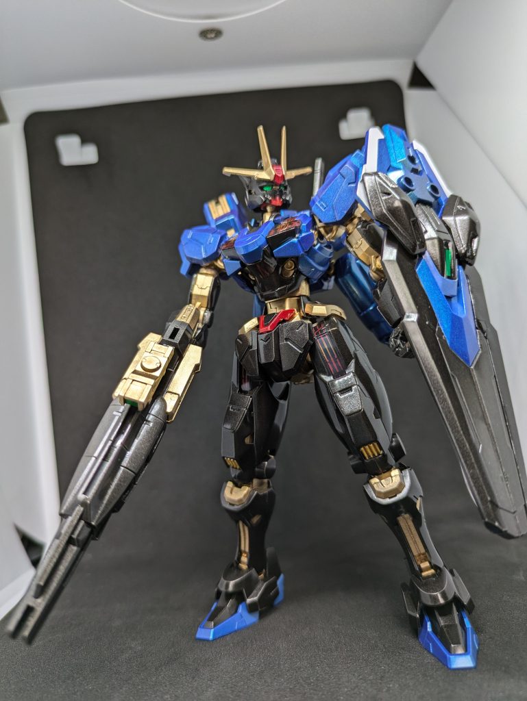 今回はフレームをゴールドにしてみたいと思い制作しました。一部見栄えを考えて色を合わせました。