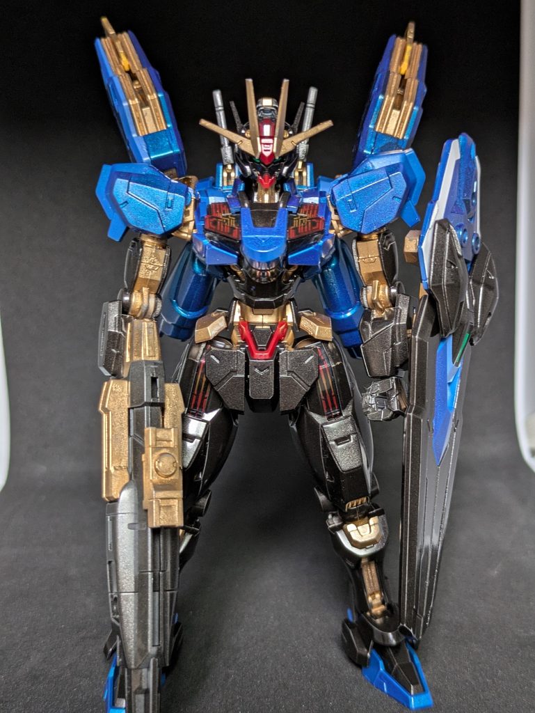 しかしながらフレームのゴールドは見栄えがしてかっこいいです。