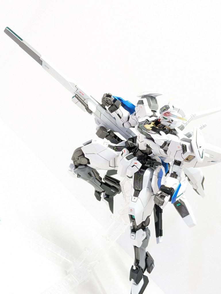 エスカッションをエアリアルカラーにしたら思ったより派手になってしまった😭