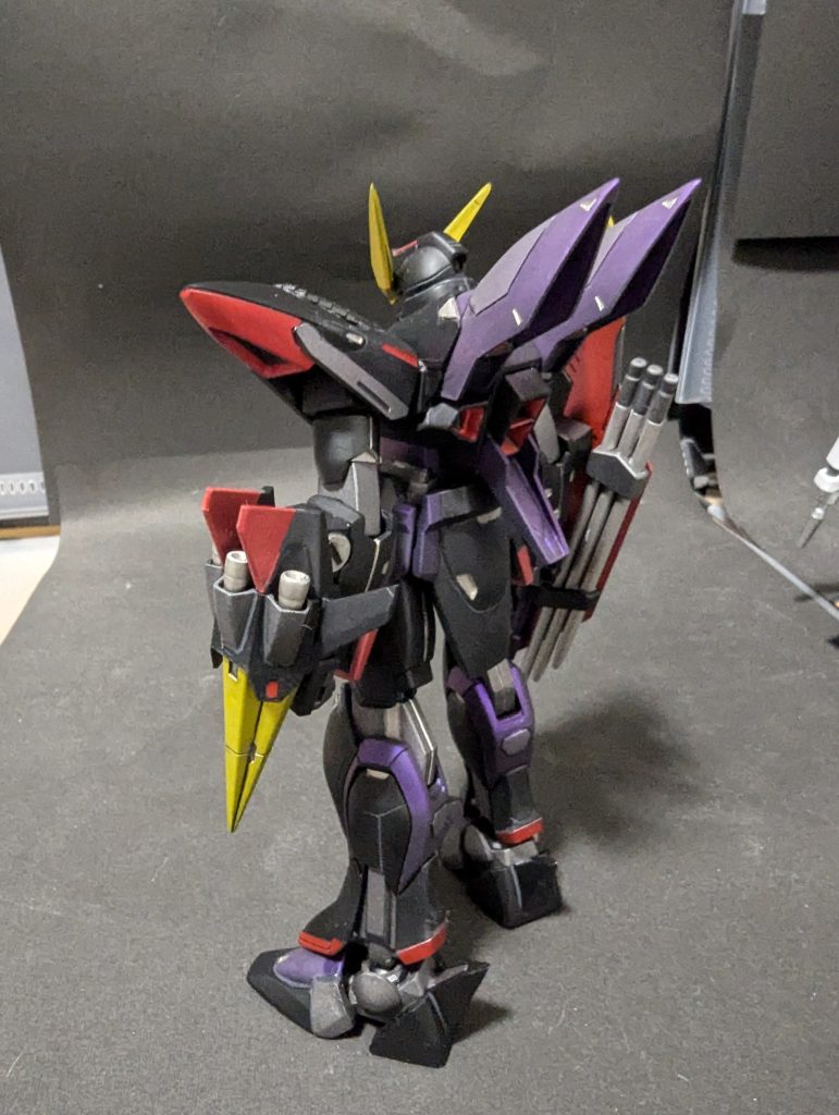 各所、MG参考にパーティングライン、プラ板モールド追加。色分けで情報量アップを目指しました。パープルはいい色出たと思ってます。