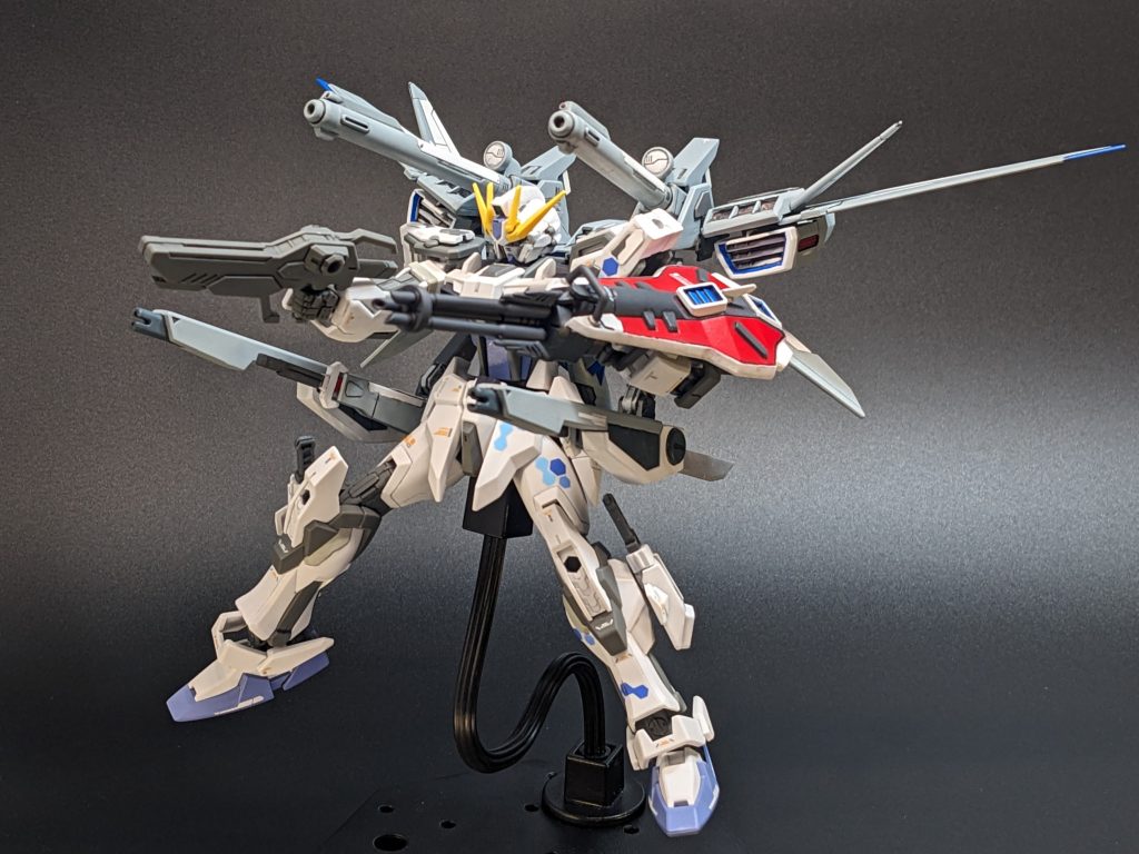 I.W.S.P.Spec-OVER I.W.S.P.(統合兵装ストライカーパック)をベースに、オオトリの開発過程で構想された過渡期的なオリジナルストライカーパック。 オーバースペック故に実機開発には至らなかったものを再現した、という妄想設定。 I.W.S.P.をベースに、腰部のビームランチャーと自立飛行機能を追加で搭載している。