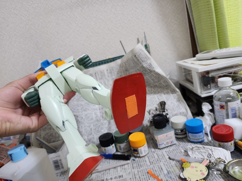 本体重量があるので置くと股が滑って開くんで指サック貼り付けて動かないようにしてます