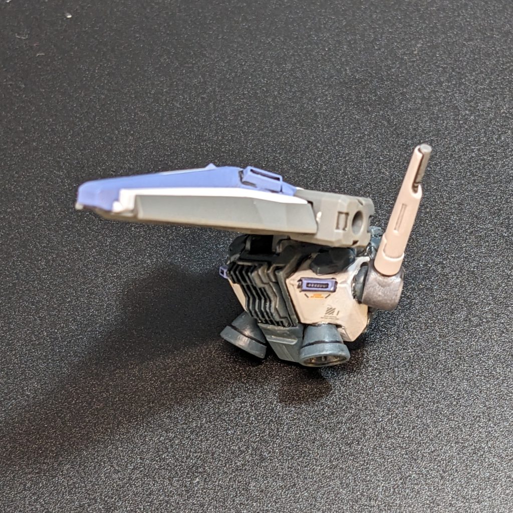 イージーストライカー イージーウィザードから着想を得たオリジナルストライカーパック。 装備はビームサーベル/シールド/スラスター/排熱フィンのみと簡易的。 排熱フィンにより排熱効率を向上させることで本体性能を120%引き出し、総合性能値が低めに設定されるEGの弱点を補うことを目的とている。