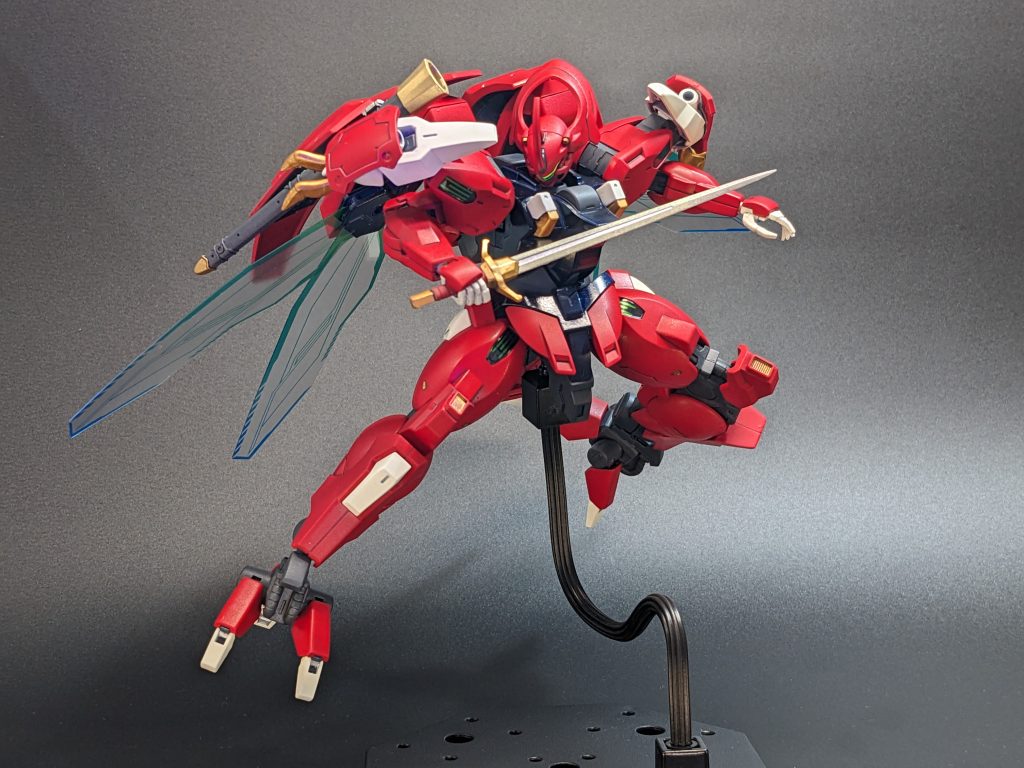 アウラソード アウラエネルギーを纏った実体剣。 鞘に納めることでアウラコンバータよりエネルギーを充填する。