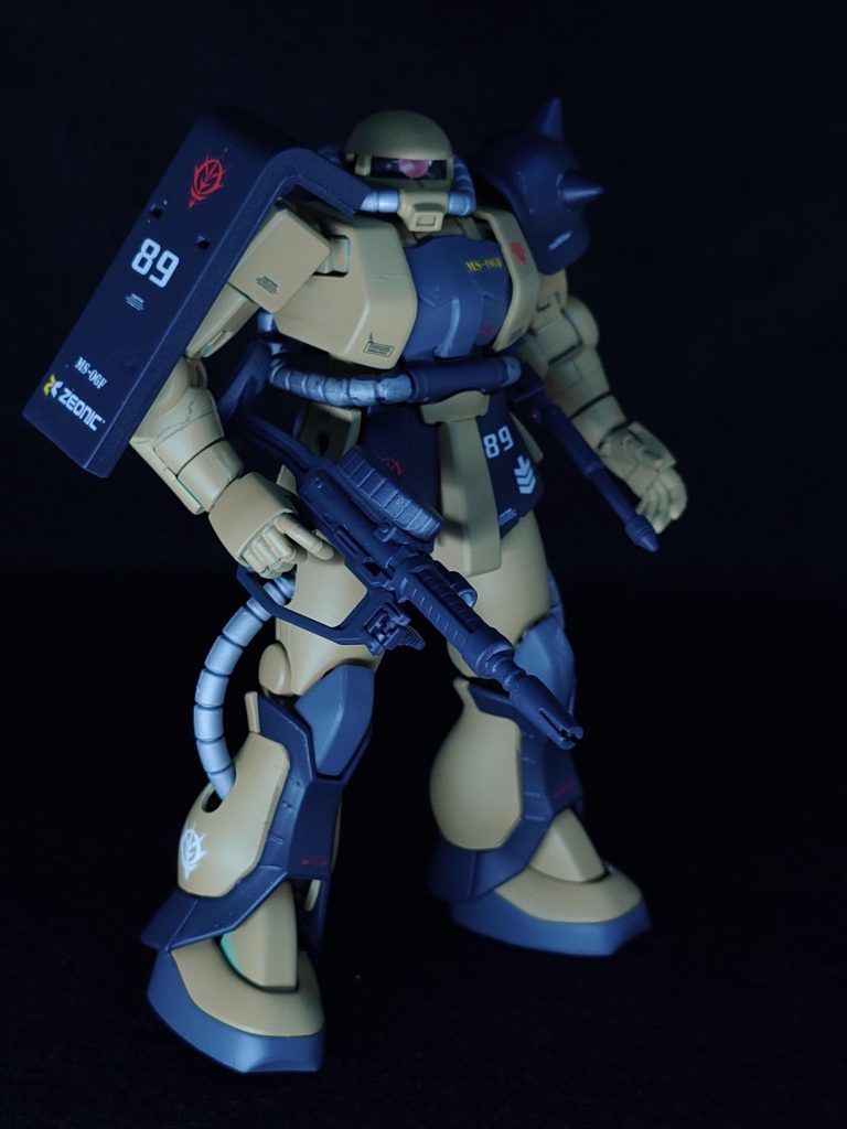 足首の塗装は、しゃがませたら剥がれてしまいました…