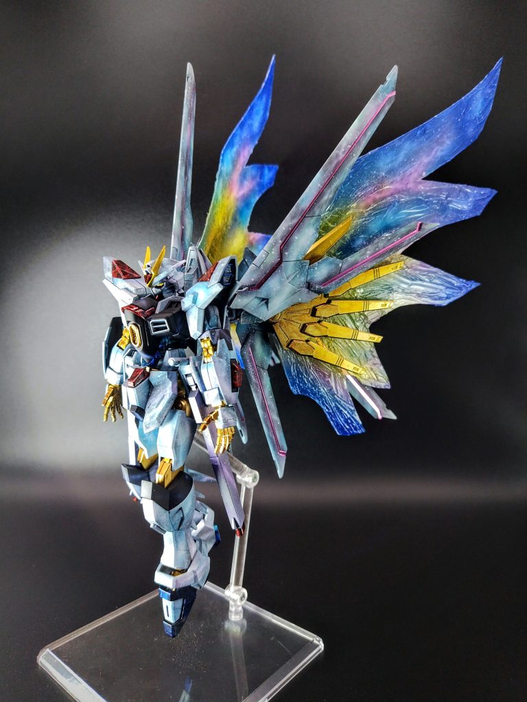 エフェクトパーツはポージングに干渉しない形状且つ、ウイングがヘタレない重量に収まりました