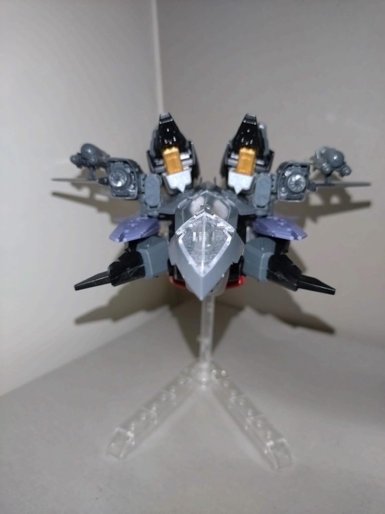 そよ「そして両ヒザを曲げて足首を畳んで、1つ目のMA形態・烏摩妃之型の完成です」