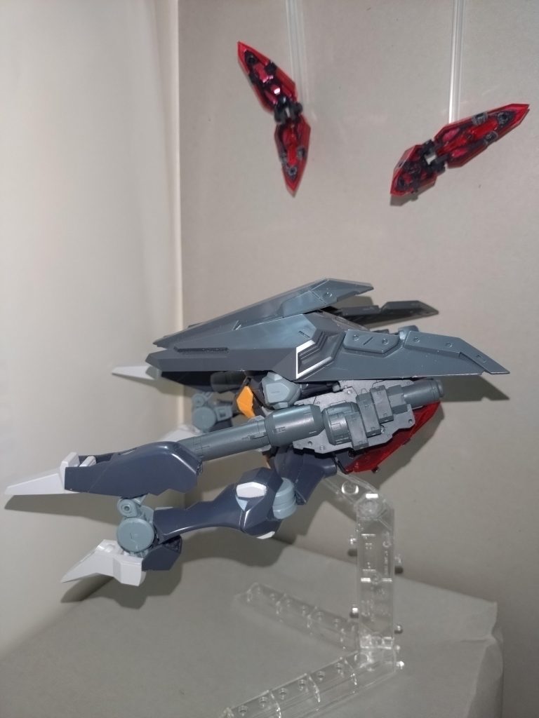 瑠唯「後ろにも目をお付けください、紗夜先輩」