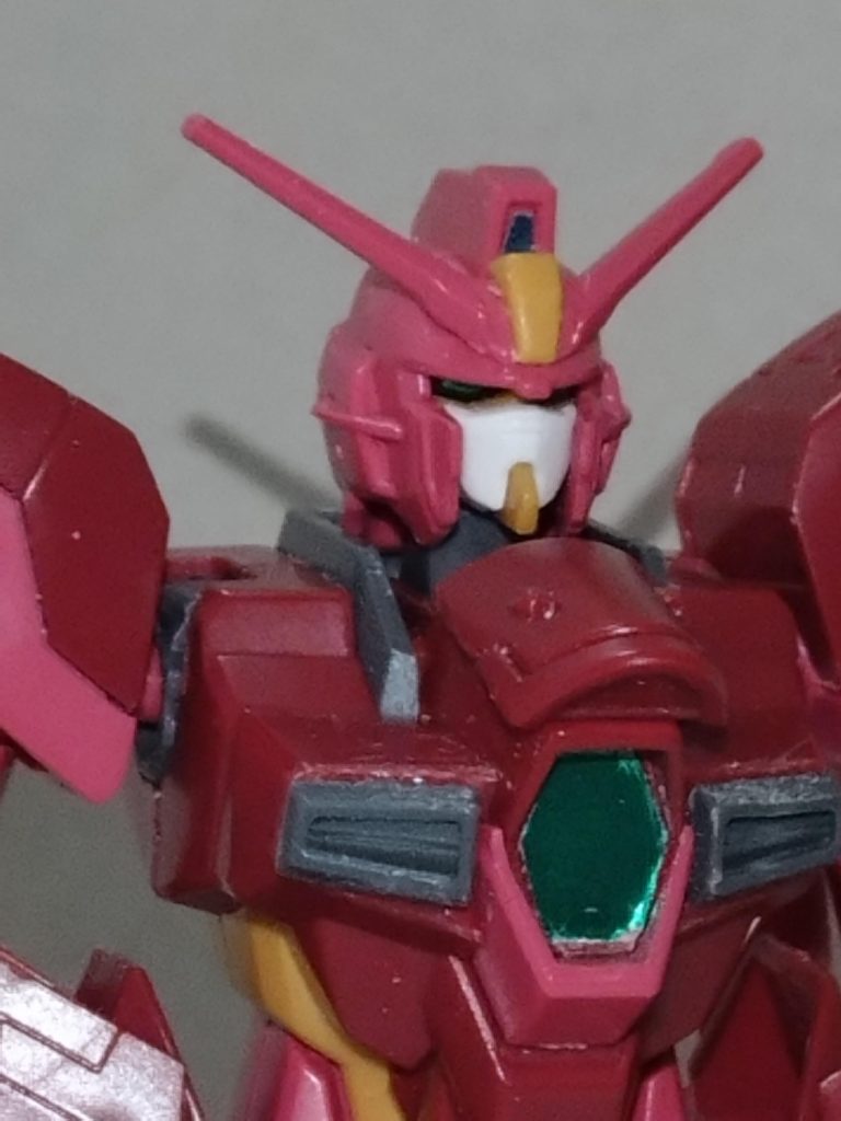 祥子「頭部はインパルスランシエの白マスクに、ボーナスパーツとして付属するノーマルインパルスのヘルメットをかぶせたもので、アンテナは接着しました」燈「以前に(奥沢)美咲先輩がつくられた、インパルスアルク改造機インパルスナハトパンツァーだと、夜間戦闘機を意識してマスクとヘルメットが同色になったけど、私達は美咲先輩と同じマネはしないでおいた」