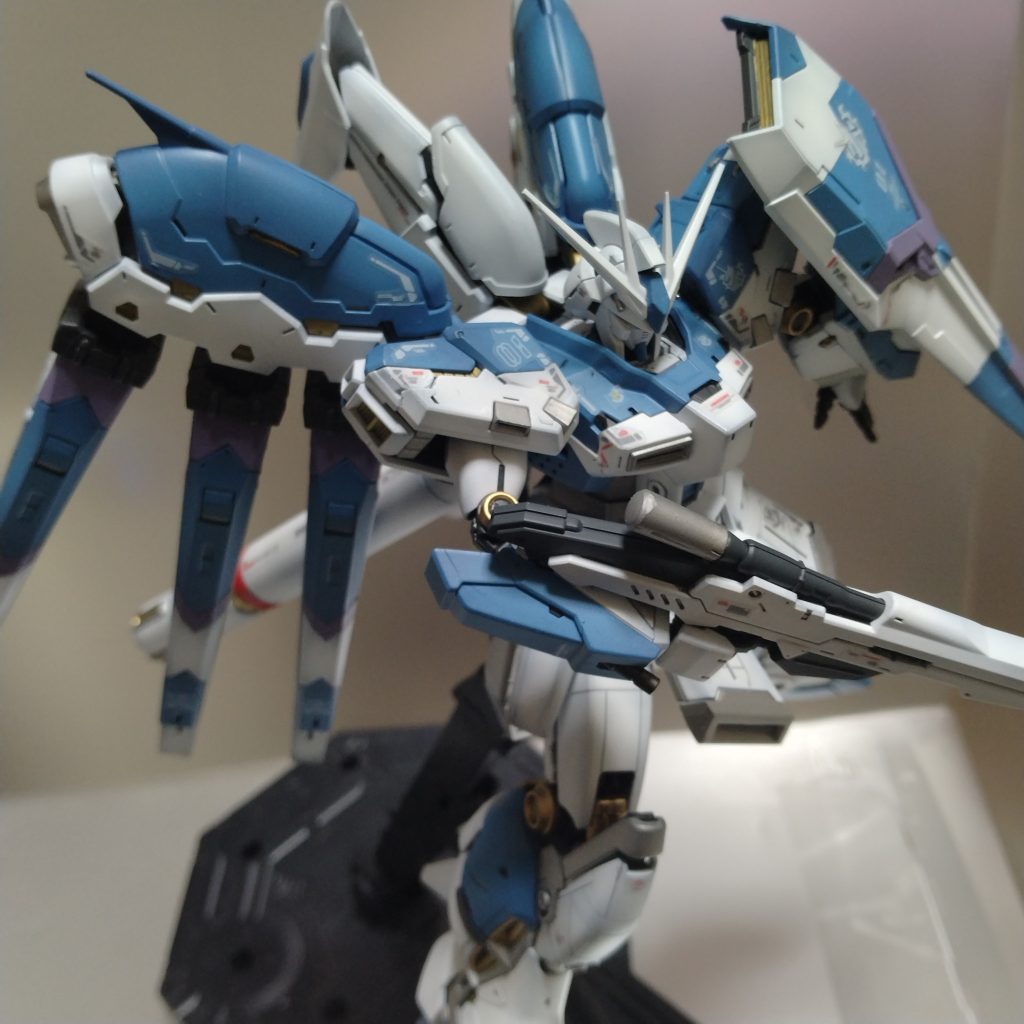 スジ彫り入れてのグラデーション塗装です!HGナイチンゲール投稿してるのに!これ投稿するのわすれてました!(笑)ちなみにナイチンゲールもそのうちに別のものを投稿予定です!(笑)