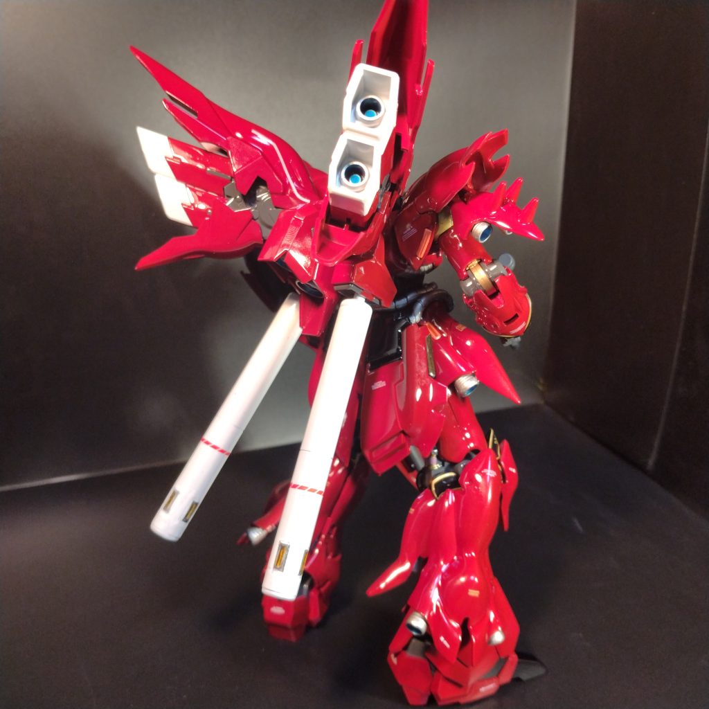 飽くまでも私が思うアニメよりの赤なので、イメージと違ったらすいません！（笑）