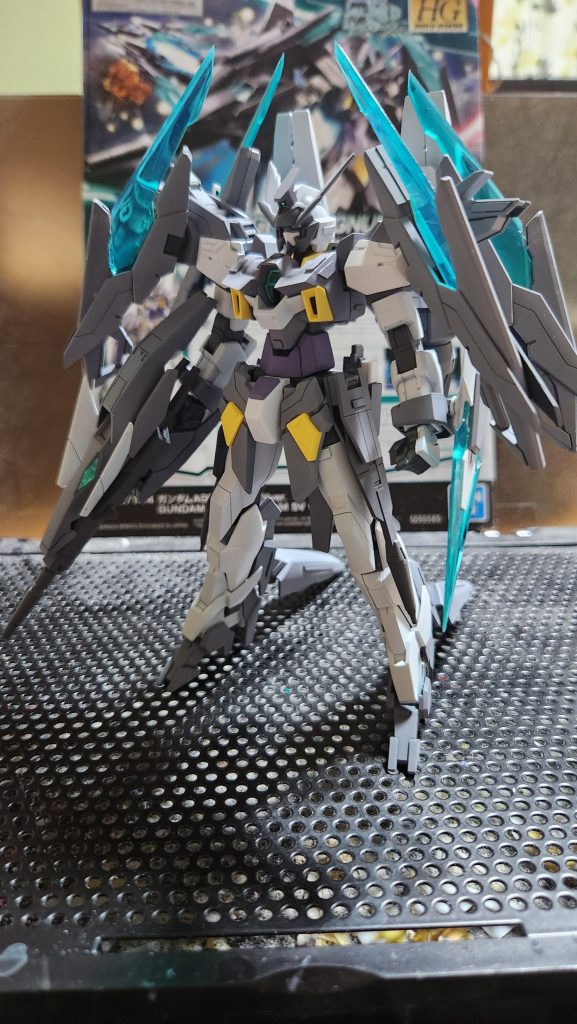 スタンド無し追加の脚部パーツのお陰で、後方に転倒しないのがこの機体の良いところ