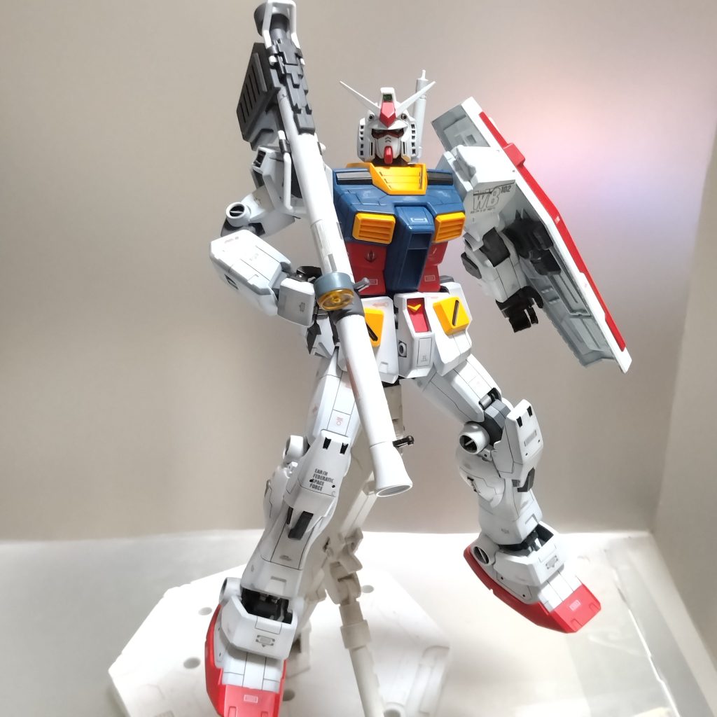 何気のバズーカですが！このバズーカ！パーツ分割してないので白とグレーの部分塗り分けなんです(泣)まさかと思いました！（笑）