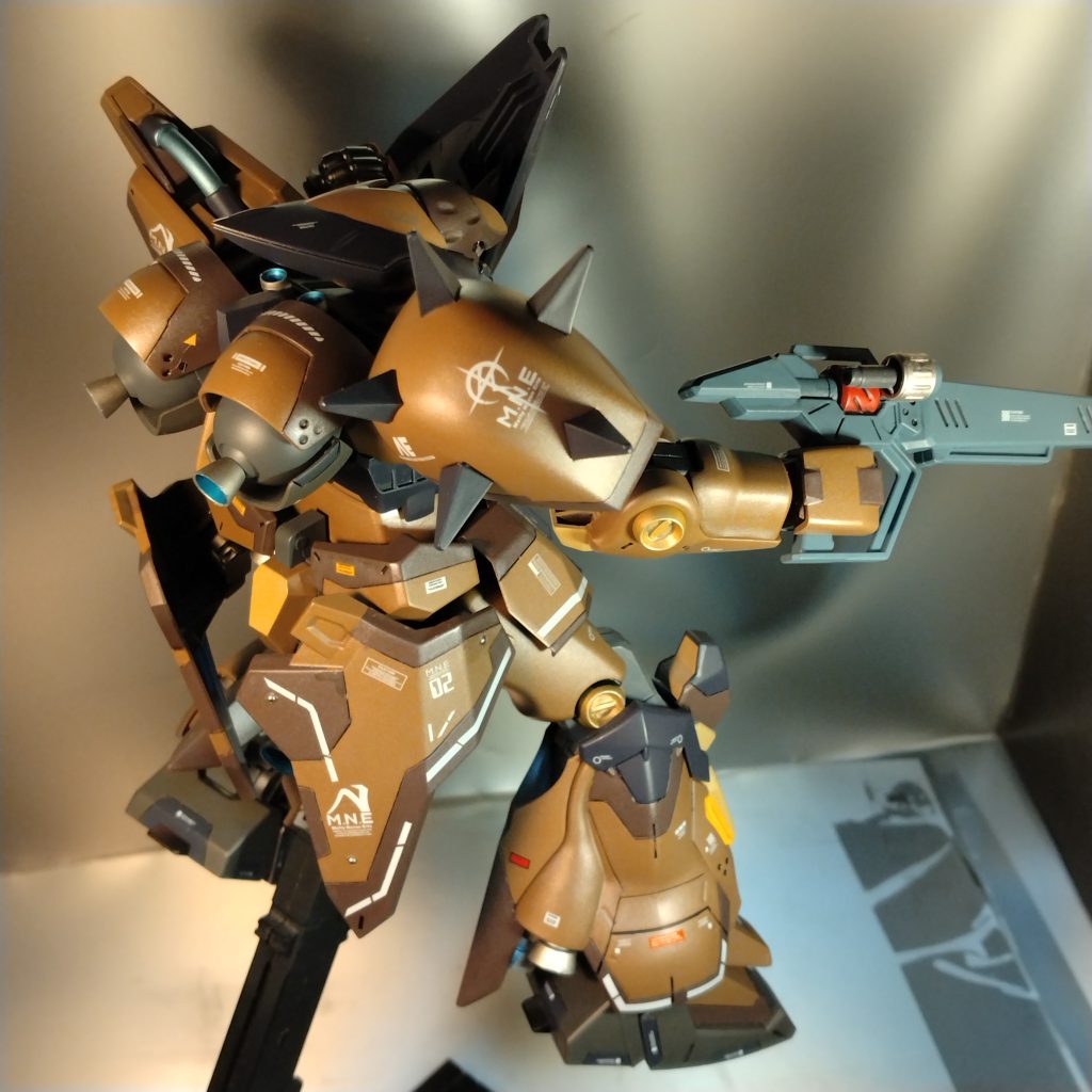 テーマ決めて、こうしようとやり始めて！何故にこんなに面倒くさいスジ彫りや塗り分けをやろうと思った時は後戻りが出来ませんでした！（笑）