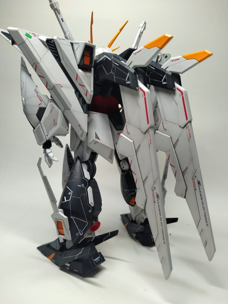 ペーネロペーと同じくスジボリ→塗装→デカール→研ぎ出し→つや消しクリアの順で仕上げています。