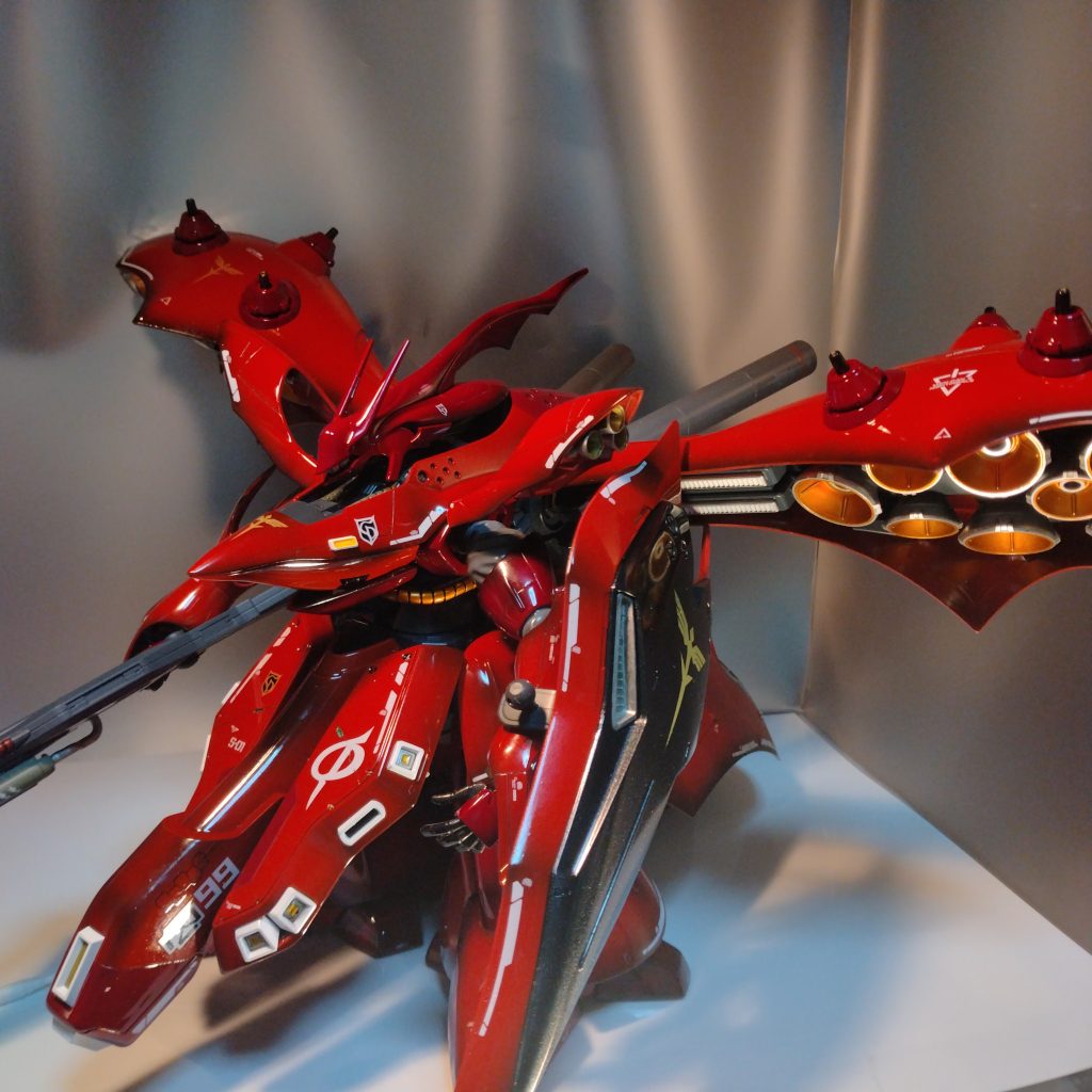 ナイチンゲールはモビルスーツと言うよりはモビルアーマーのような気がします！