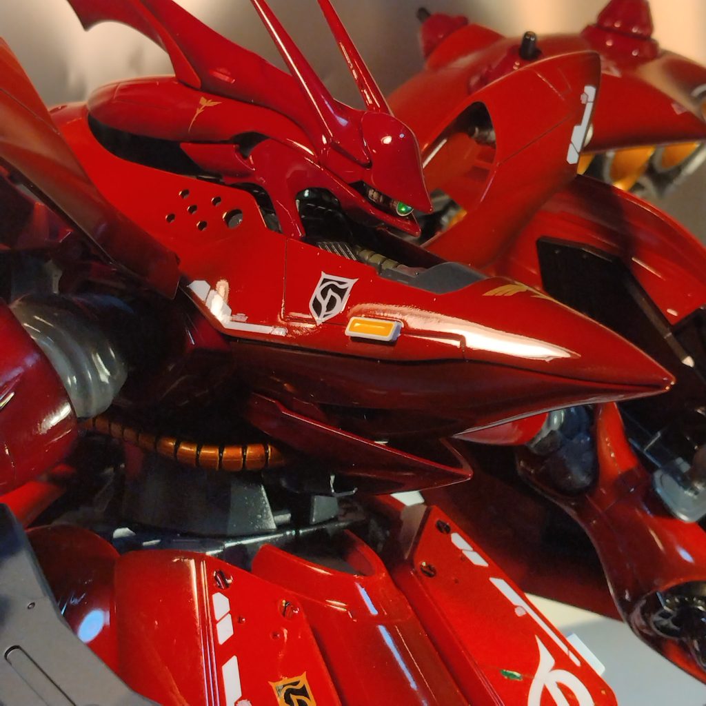 リアルに考えたらビーム兵器を反射するなら光沢かな？と私的に考えました！😄