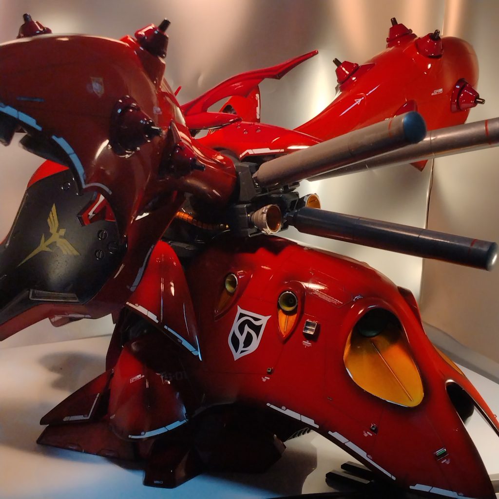 スジ彫りしてますが光沢にしたら余り目立たなくなりました！