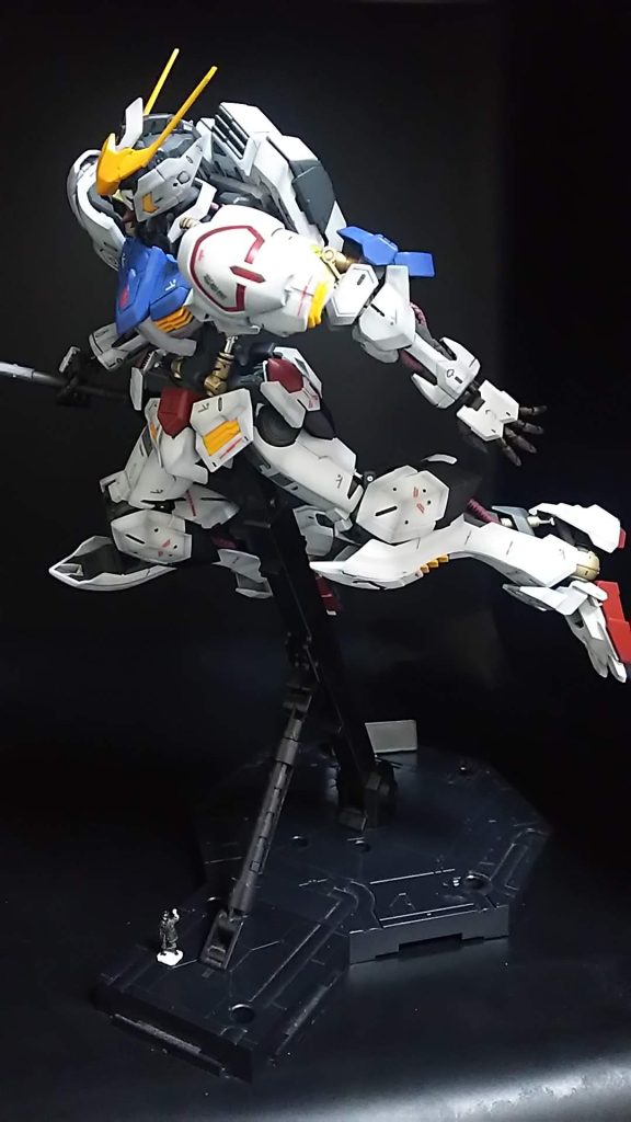 グラデーション塗装にちょいスジ彫りです！