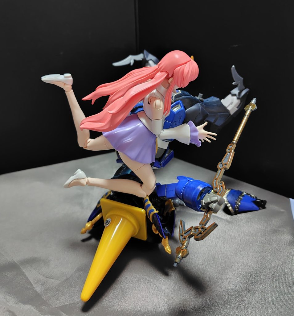 このまま放っておいて自滅させるのも一つだが、ここは思い切って一発決めて楽にさせてやるのも姫なりの御慈悲なのかなと。ラクス「ザフトの断頭台！！！」