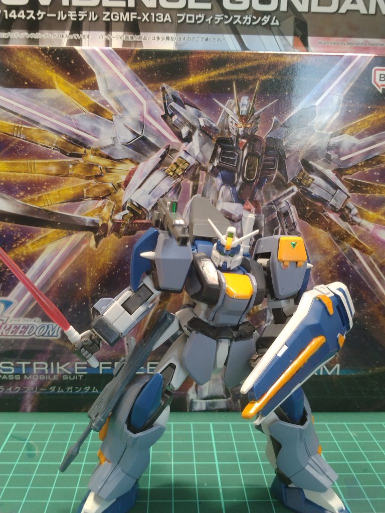 ビームサーベル！腰のフロントアーマーはコレクションシリーズのを加工しビームライフルを接着し再現！300円安すぎんだろ!