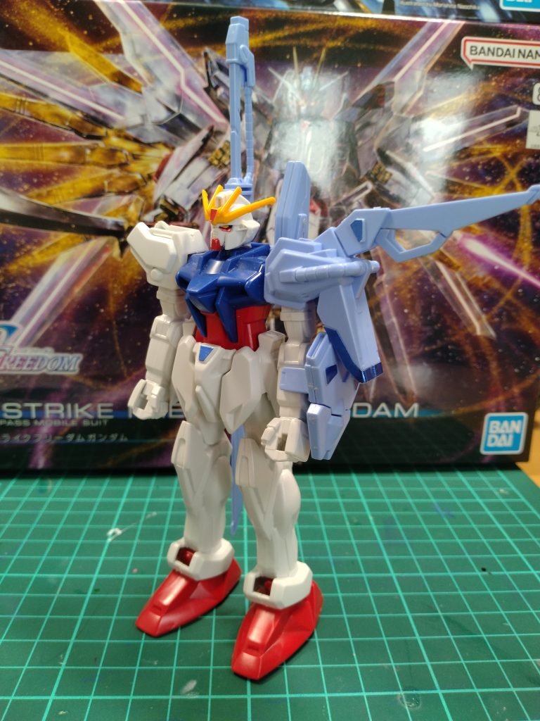 ソードストライクストライクガンダムの近接格闘用の装備。ビームブーメランやロケットアンカーなどMSとの白兵戦を想定した武装を持つ