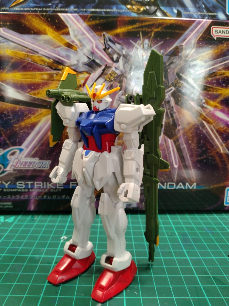 ランチャーストライクストライクガンダムの中・長距離戦用砲撃装備。ストライクガンダムが起動して最初に装備したのがこのランチャーストライカーである。