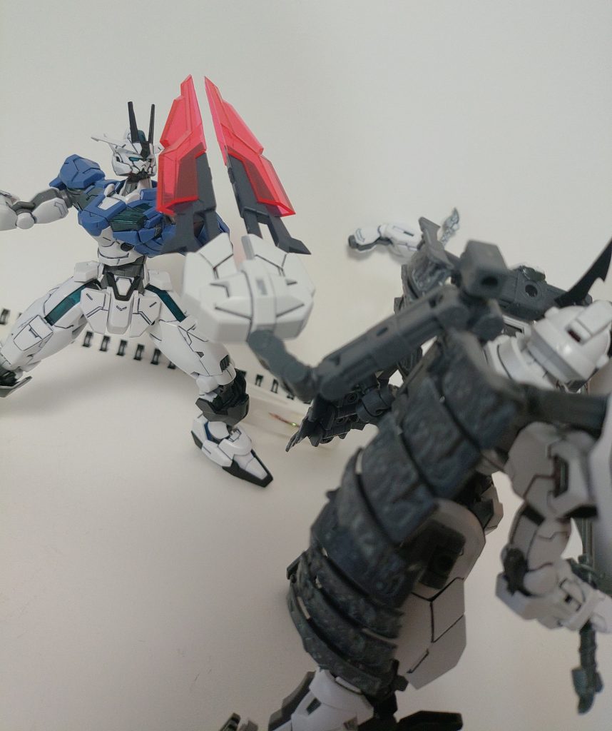 サブアーム隠し武器が！