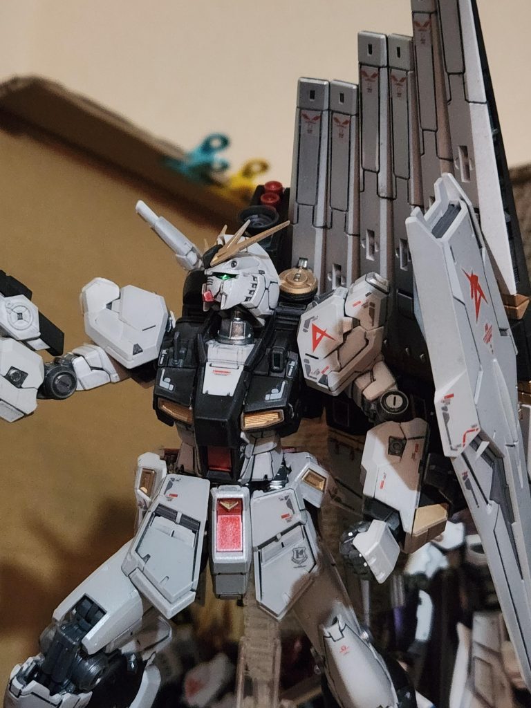 デカール貼ったらこれはなかなか良いんじゃないか？と思えてきた（気のせい）｡１００均の水性筆ペンでライン入れてます。少し滲んだくらいがそれっぽくてイイ。