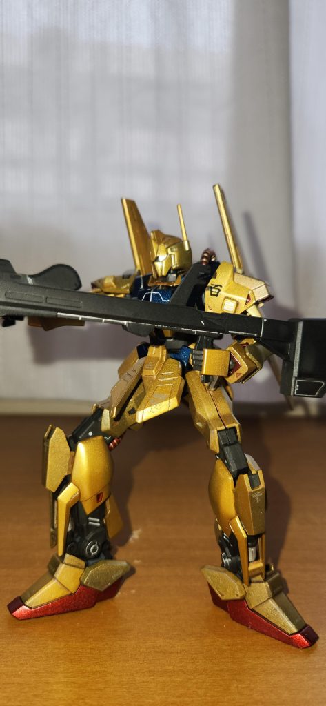 あまり目立たないようにと貼ったデカール達。目立たない、というレベルではない程見えませんでした（今回の落ち）。