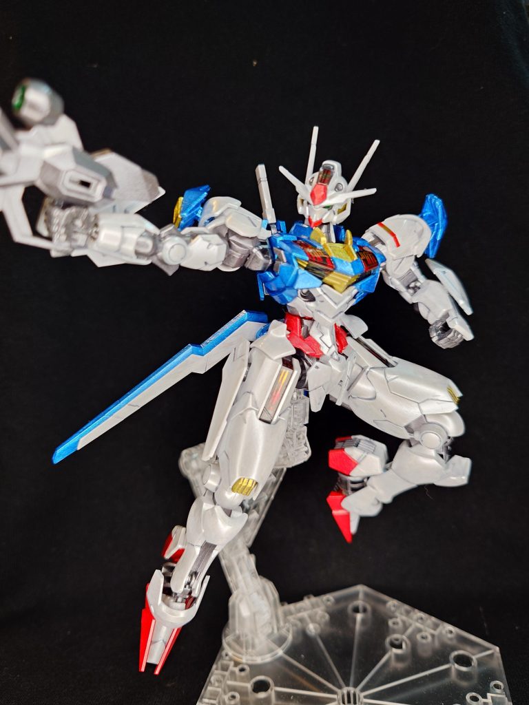 なんと今回はガイアノーツの塗料のみで贅沢に塗ってます!パールシルバープライマリーメタリックイエロープライマリーメタリックレッドプライマリーメタリックブルーフレームメタリック[1]ガイアノーツカラーはエアブラシ用なイメージですが、ガッツリ筆塗り全塗装です！