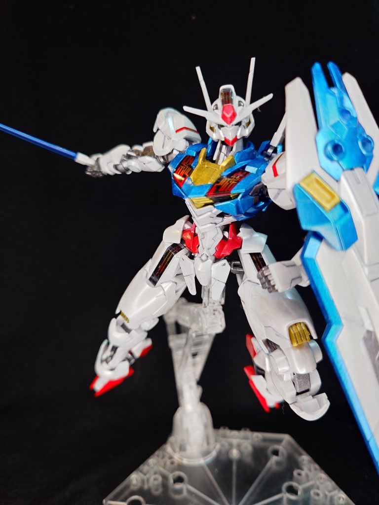 ガンダム系はメタルカラーにしたときにシルバーで塗ると、イメージが変わってしまうので悩んでいましたが、このパールシルバーは素晴らしい!グロスインジェクションみたいな感じで艶が良いですし、フレームメタリックも中々いい色合い!