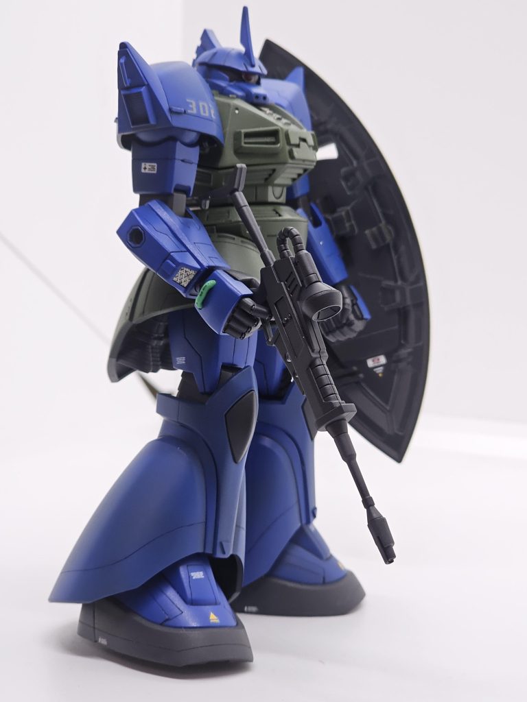 手の甲には、電気配線を使用してます！