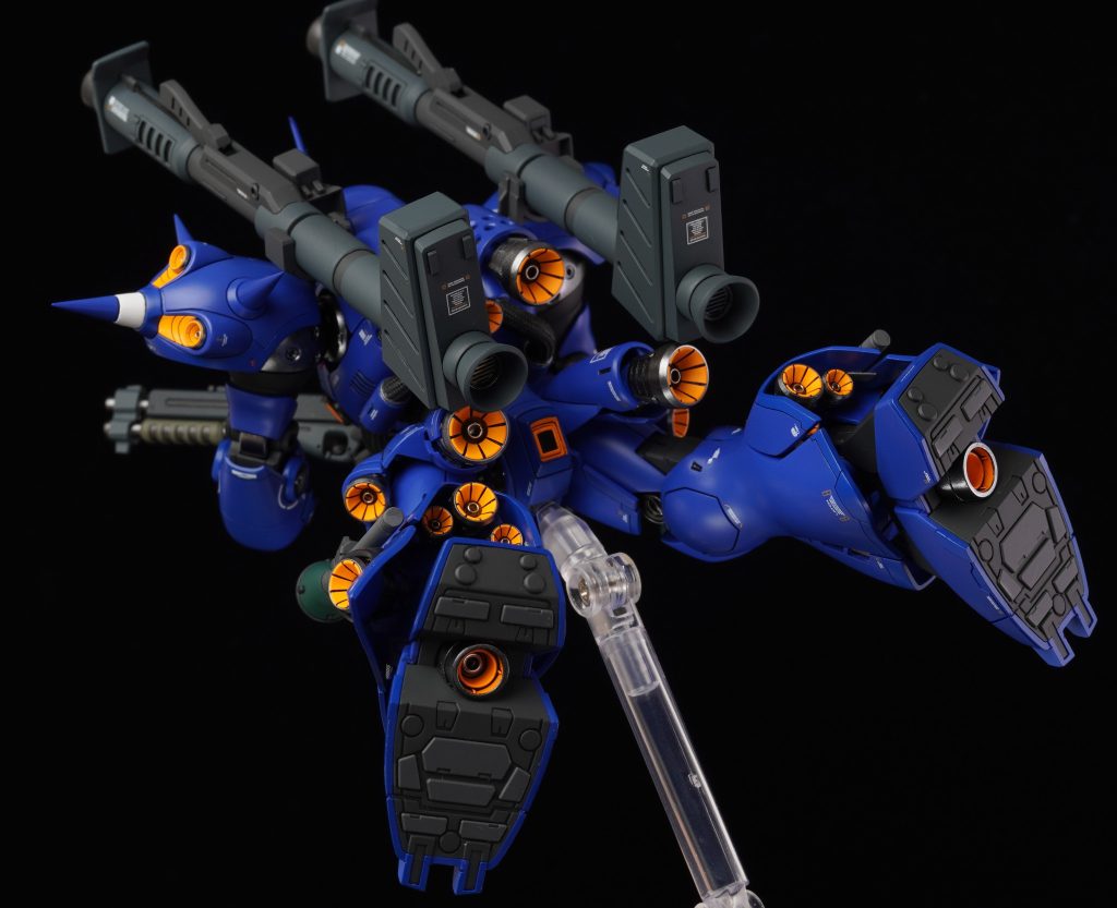 バズーカの排気口?にもメタルパーツを貼り付けて高級感アップしてます✨あと足裏は一体パーツの塗り分け頑張りました💪