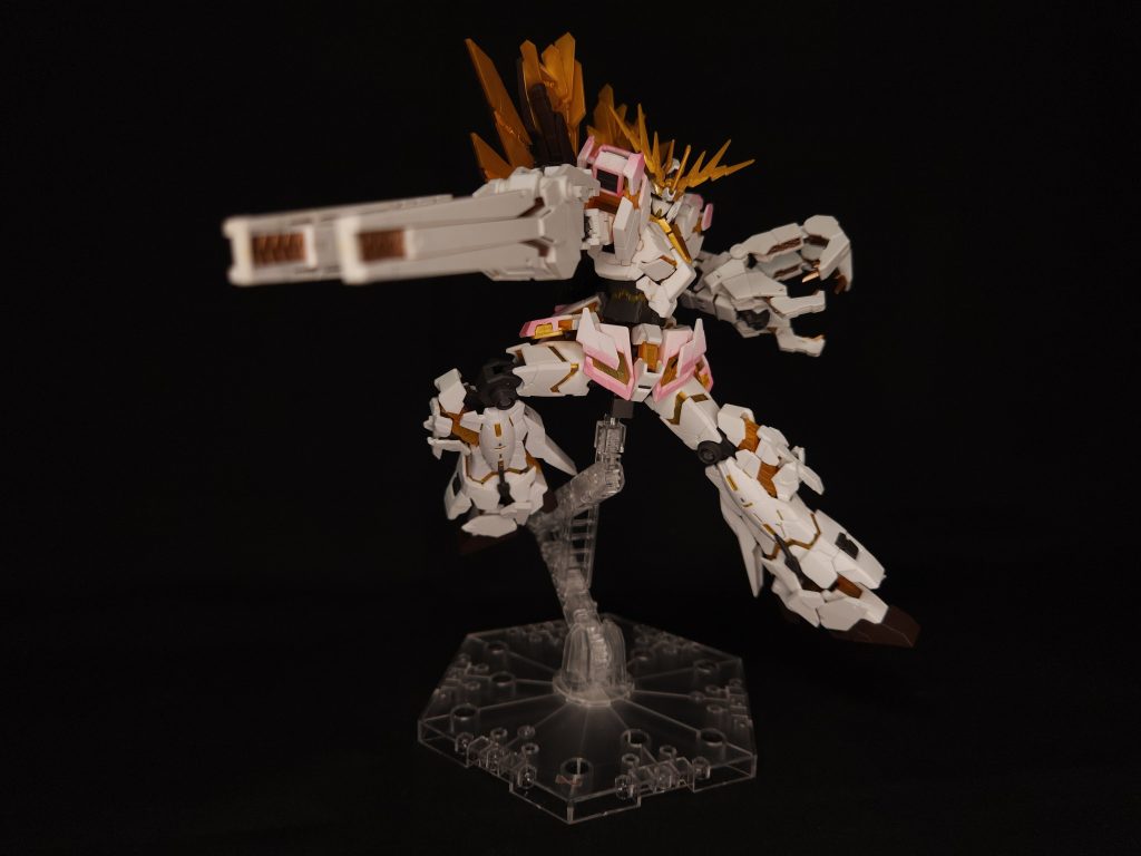 2つ目「アーマード・NB」は(ねねちビーム)の略となっています。3つ目の「ビームサーベル」はユニコーンに標準搭載の物と同じものとなります。(写真を撮り忘れました……)
