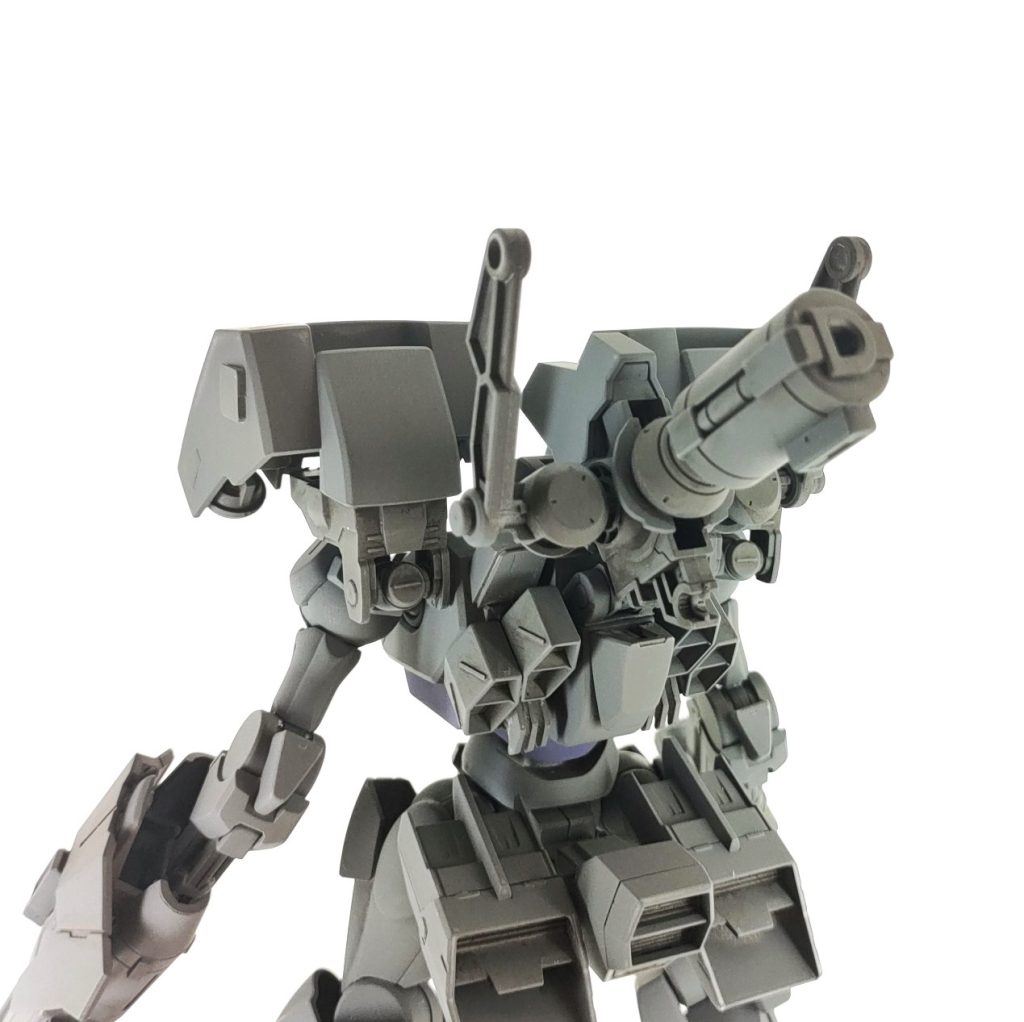 また、背中にはハンガーユニットを付け足せるので、