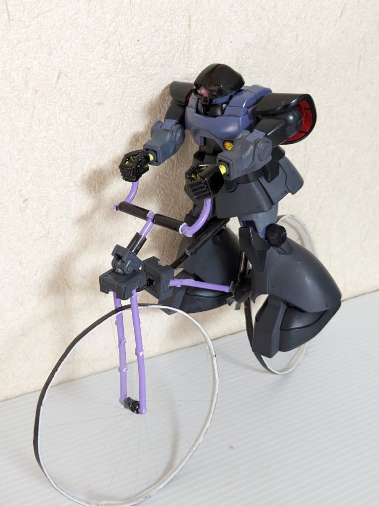 自転車に乗るドム–2枚目/制作者：iinesisugitanokana