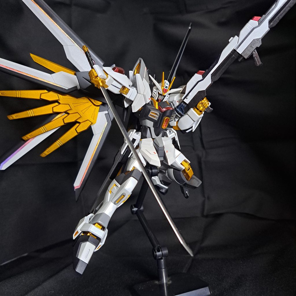 フツノミタマは峰部分をexブラック、刃部分はプレミアムメッキシルバーで塗り分けました。