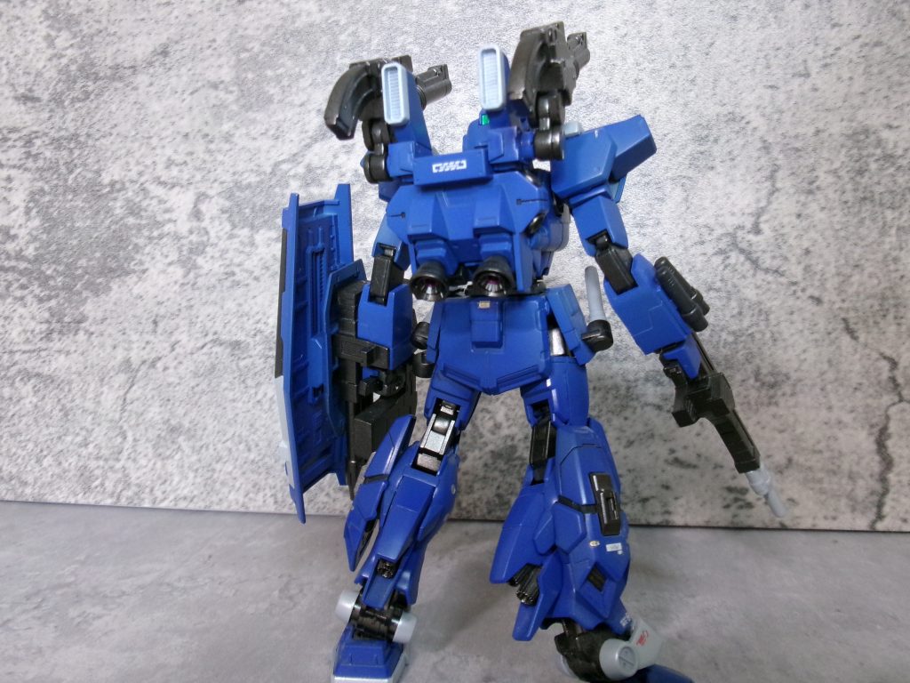 背中。オリジンの肩キャノンを二門。