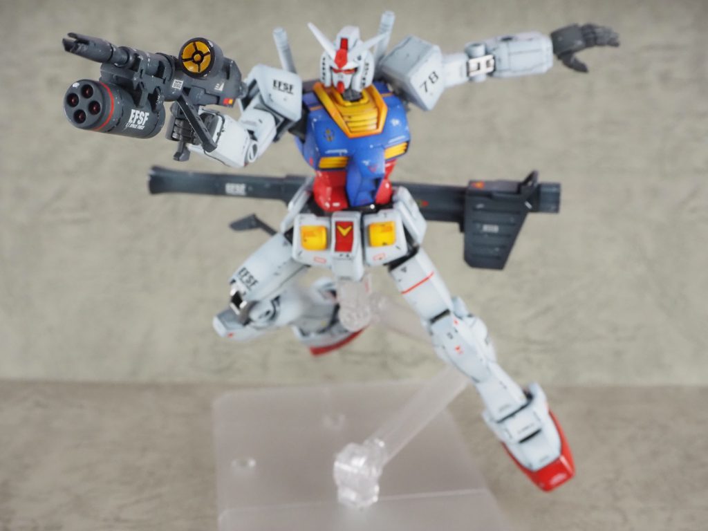 MGの用にナパーム弾は外装と一体ですので塗装には一苦労です