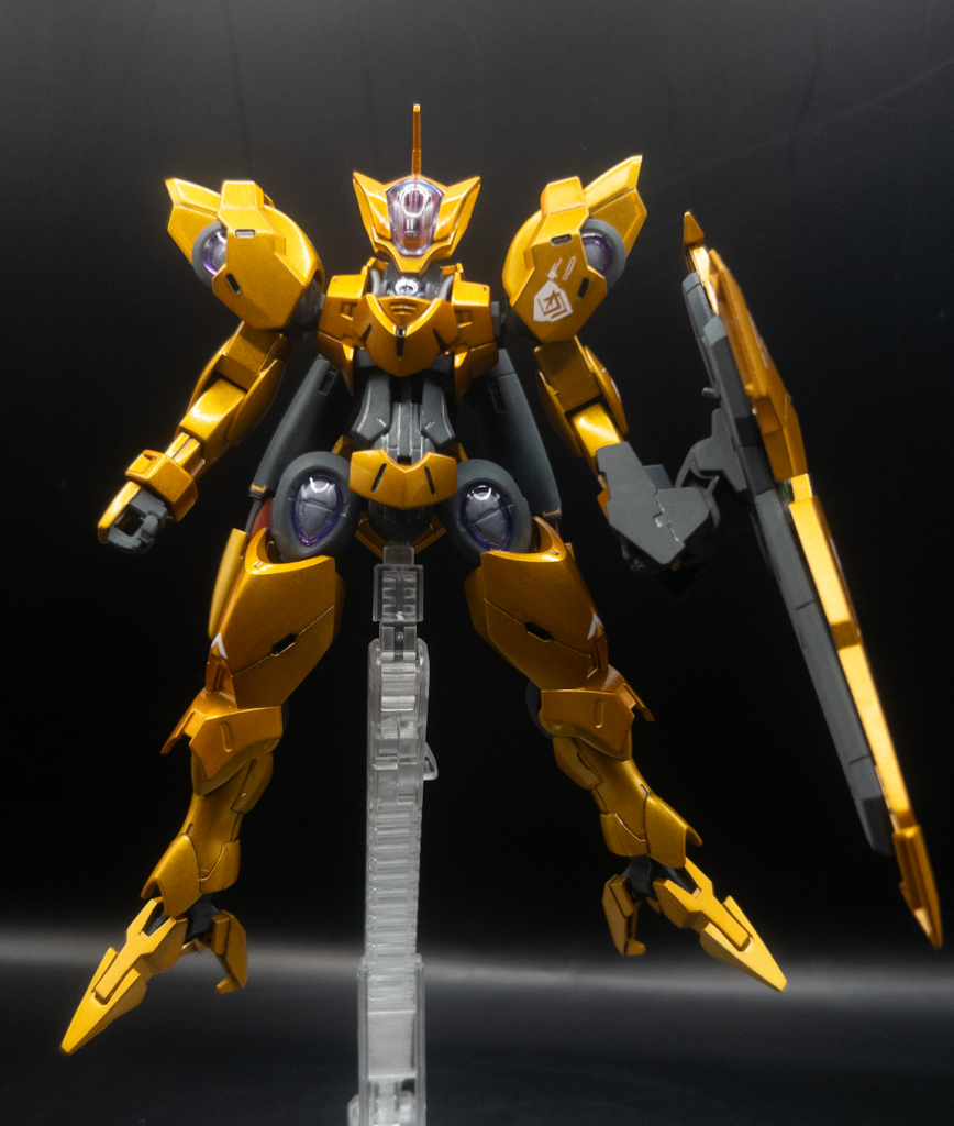 フロント結構まとまったシルエットでこうしてみると悪くないのに、何が気に入らないかと思うとやっぱり頭の造形なんだと思いますカマキリっぽい頭部がちょっと好きになれない🥲所謂ガンダムヘッドに置き換えたら印象だいぶ違いそう