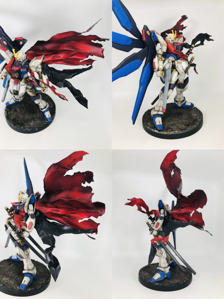 個人的には紙より躍動感が出しやすいですが、紙と違って完成すると自由に形を変えられないのと…塗装が紙よりお手軽ではないのがデメリットですかね…しかし作ってしまえば市販されているバン○イやコトプ○ヤのお高いプラ製のマントを購入しなくてよいし…（市販されているマントは1000円〜2000円くらいはしますね、というか私も欲しいのですが中々売ってない…😭）なにより自分好みの形状を、紙並に容易に作れるのがメリットです😃