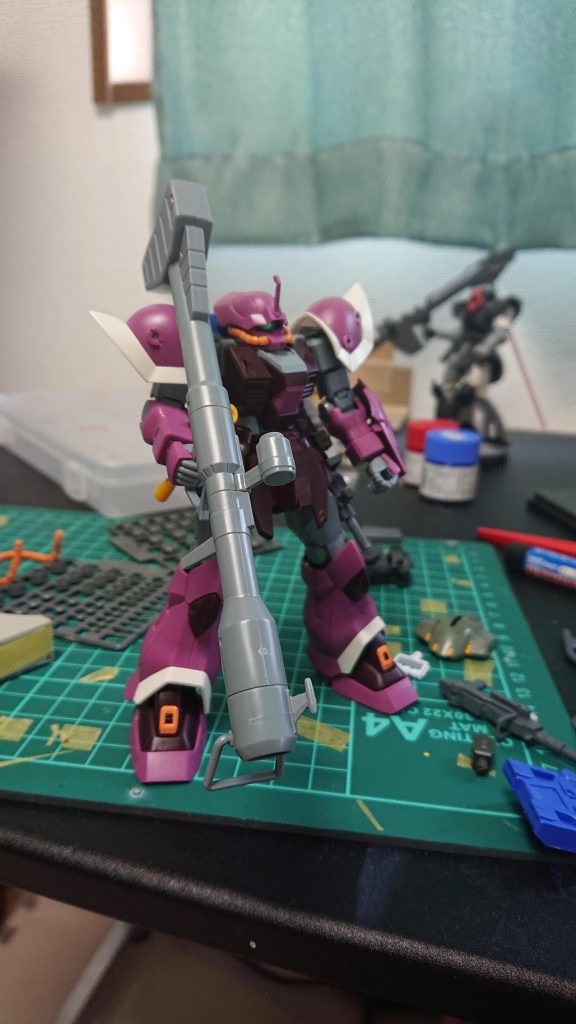 今では入手が難しくなったイフリートシュナイドをベースにしてます。※画像後ろのオリジンドム君は生け贄になります。