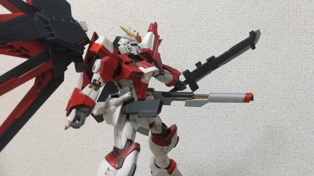 ヴァイパー３ショートレールガンはバレルが短いため射程や威力は普通のレールガンよりは少ないが小さい分近接戦闘などの接近戦で効果を発揮する。またライジングフリーダムには無かった実体剣「日輪」を装備